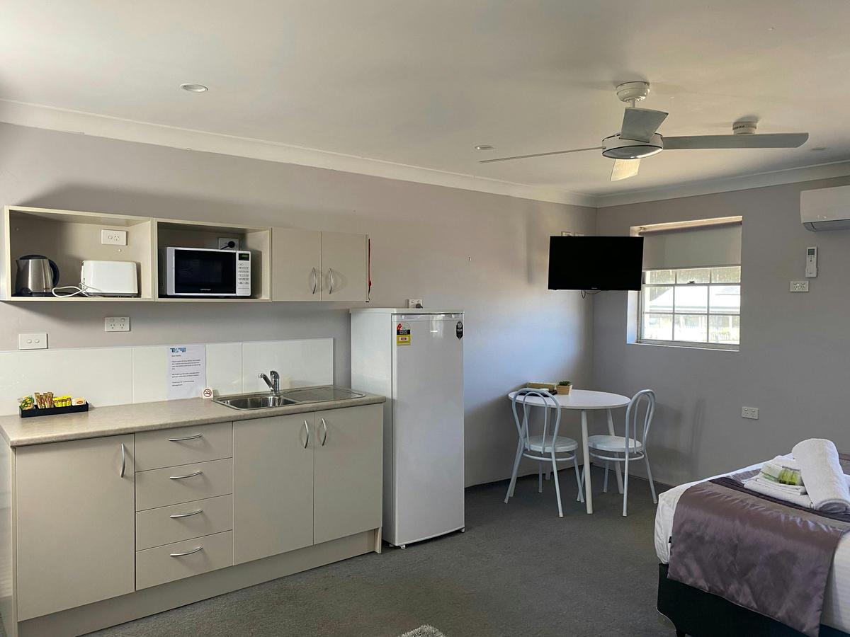 Self Contained Queen Room