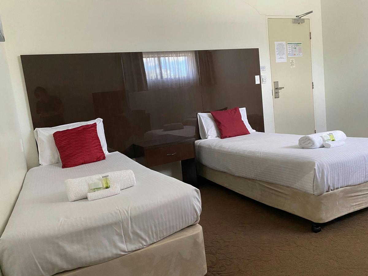 Family Room - 2x Single Beds