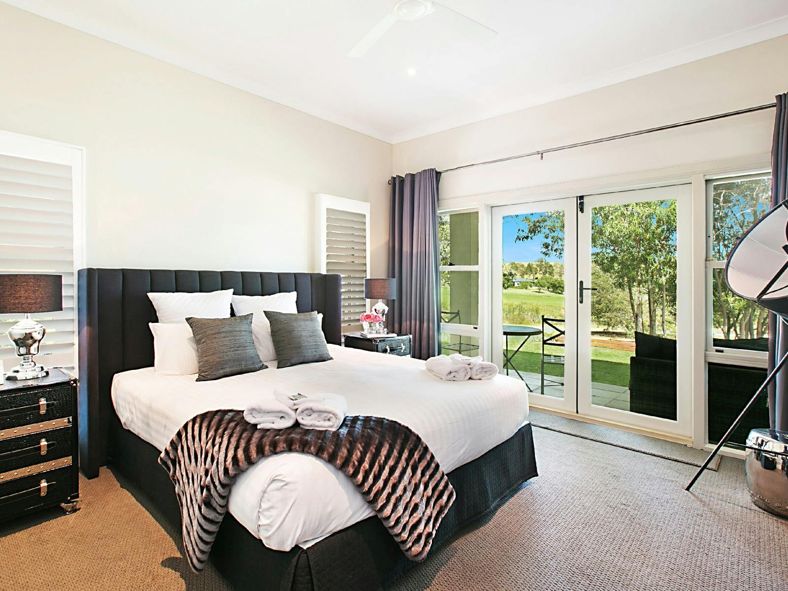 The Vintage Manor bedroom