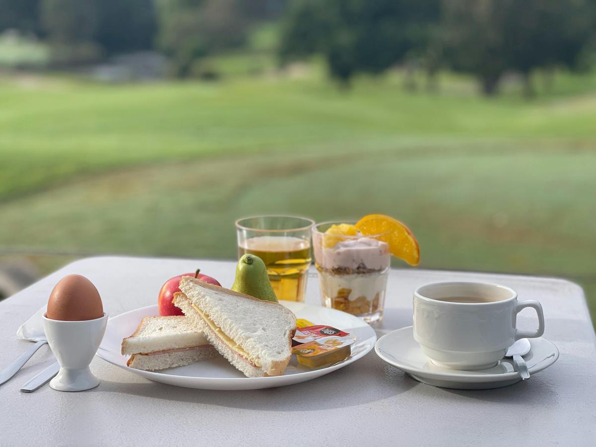 bed with breakfast