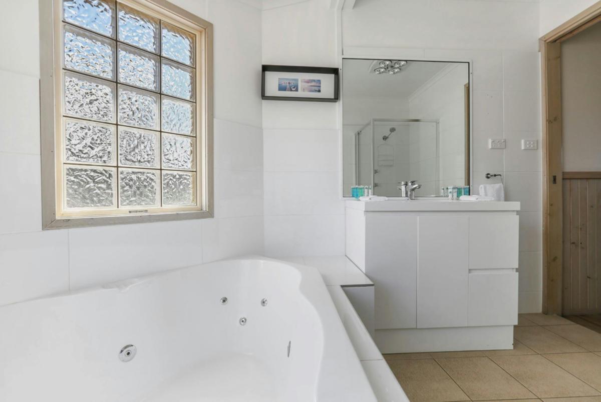 Large Spa Cabin