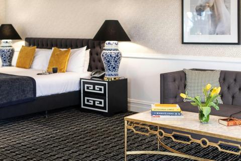 Signature Suite King Bed