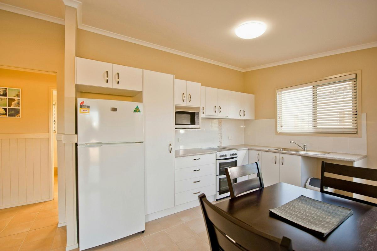 Tweed Coast Holiday Parks Kingscliff North Dreamtime Cabin Kitchen