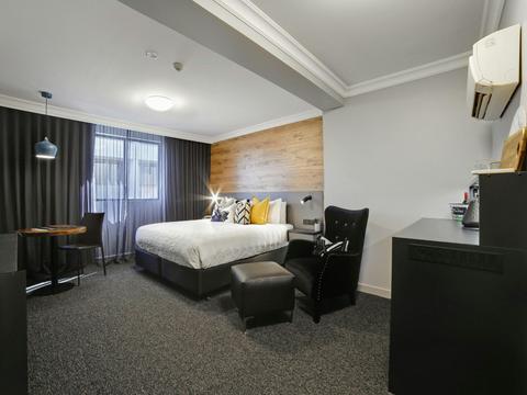 Townhouse Hotel Wagga and Apartments by Townhouse