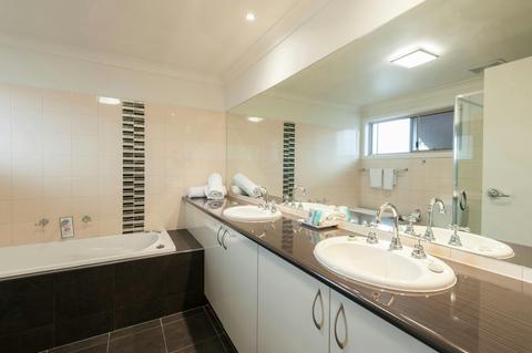 Executive Spa Suite