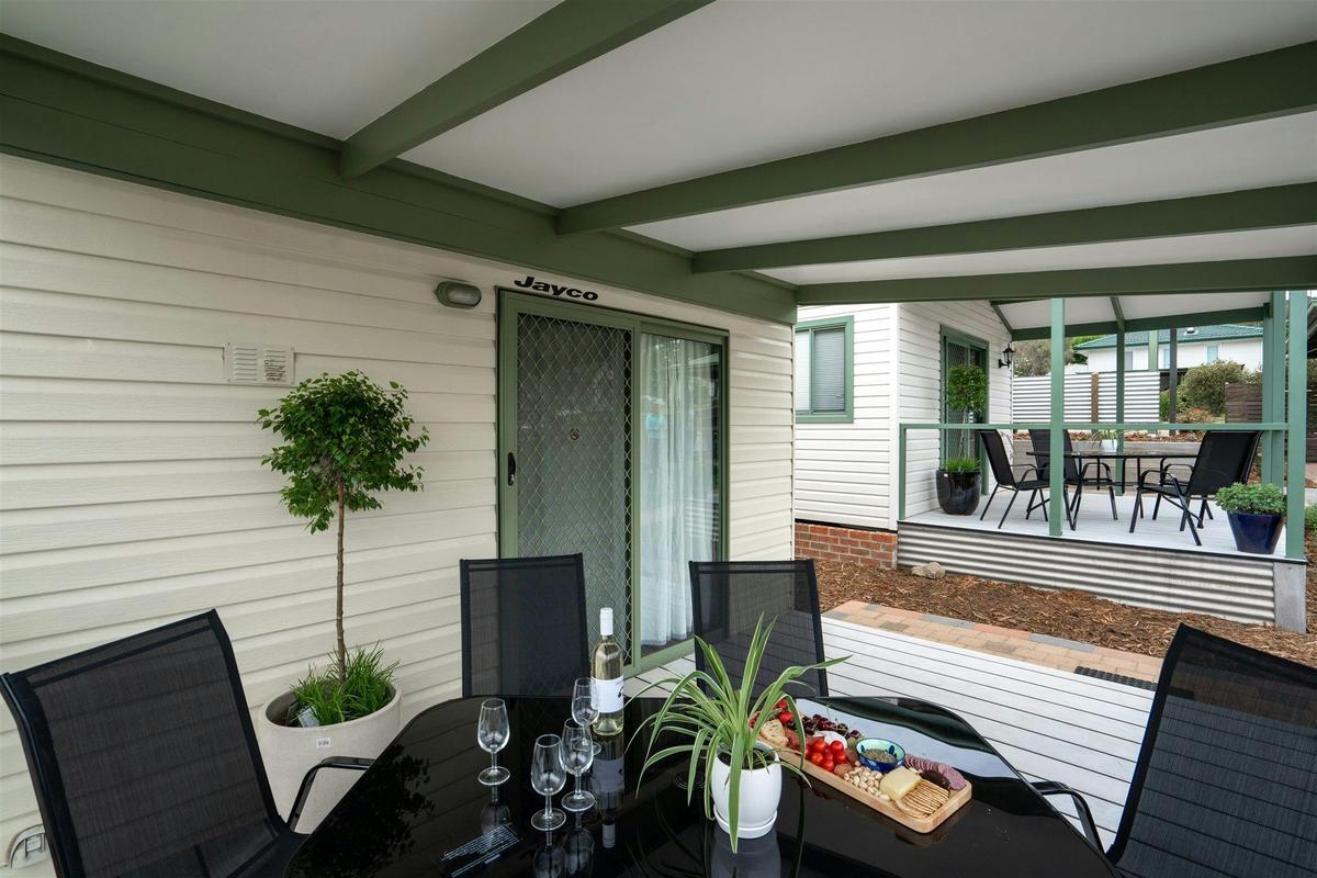 Tumba Cottages
