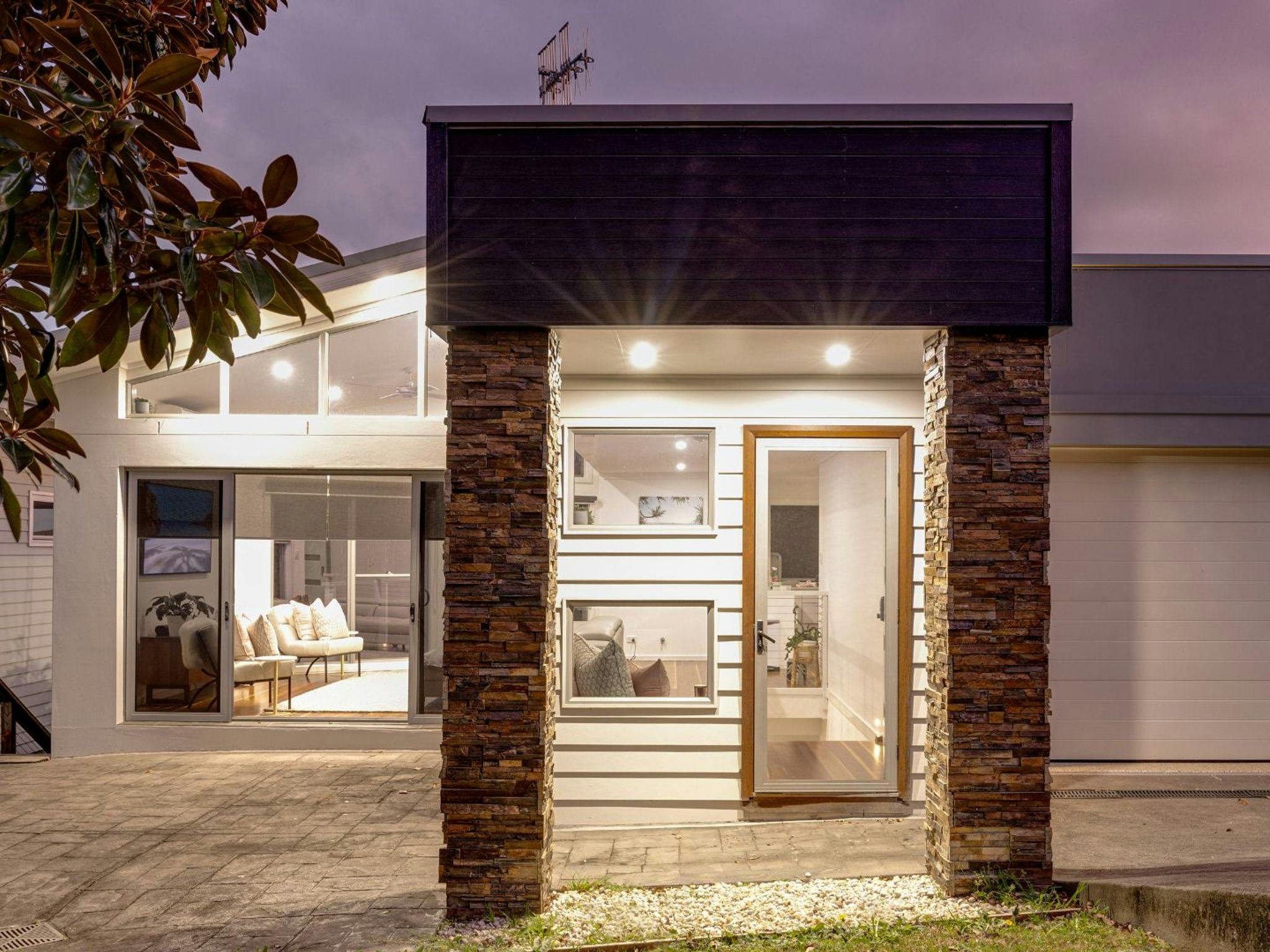 Entrance | Inviting &amp; modern design