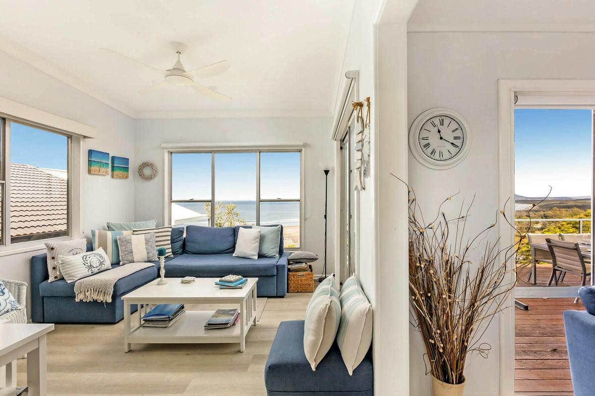 lounge room