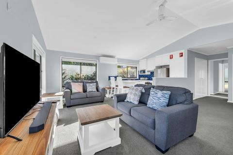 Tura Beach Getaway on Telopea
