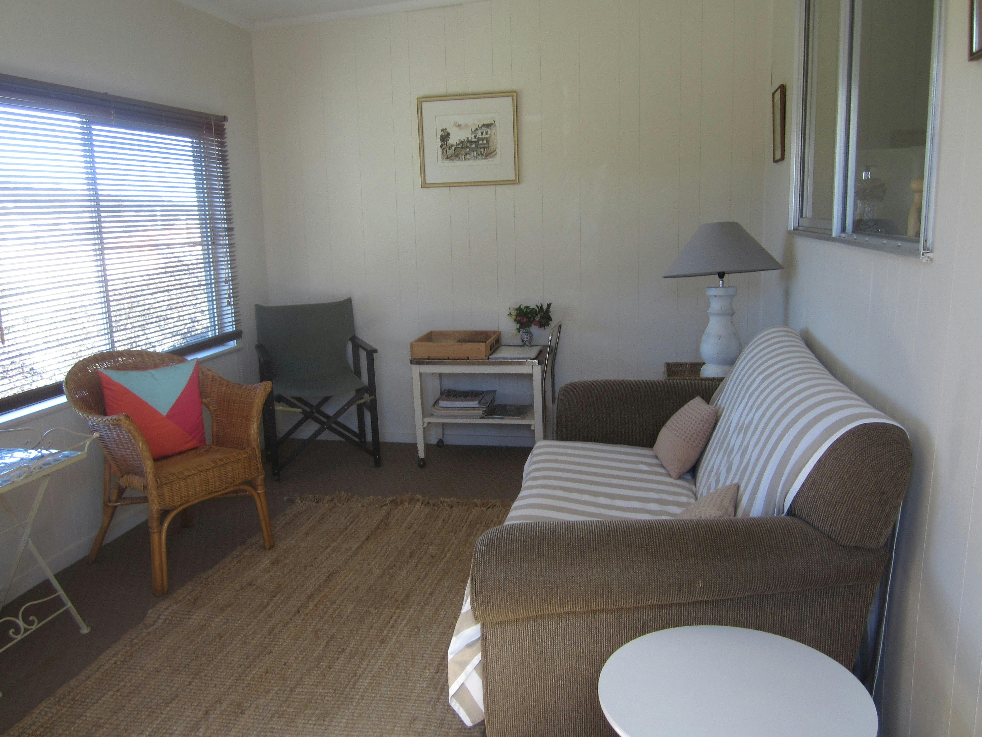 Valley Views Cottage - sunroom