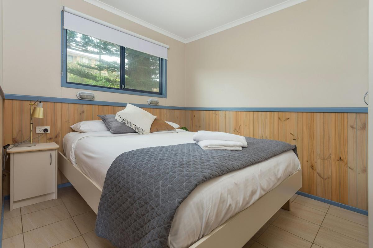 Elevated Beach View cabin - main bedroom