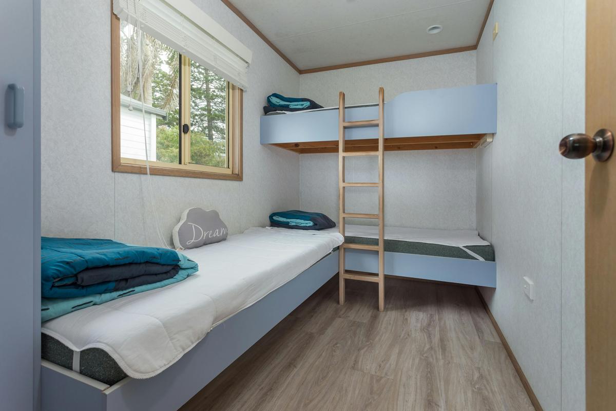 Beach Front cabin 2nd bedroom