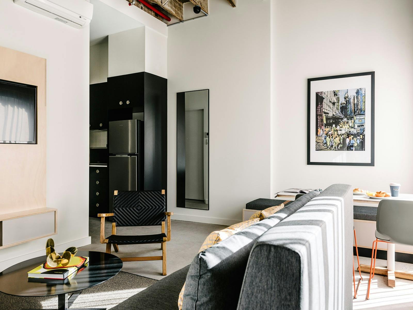 Veriu Broadway Dining Area