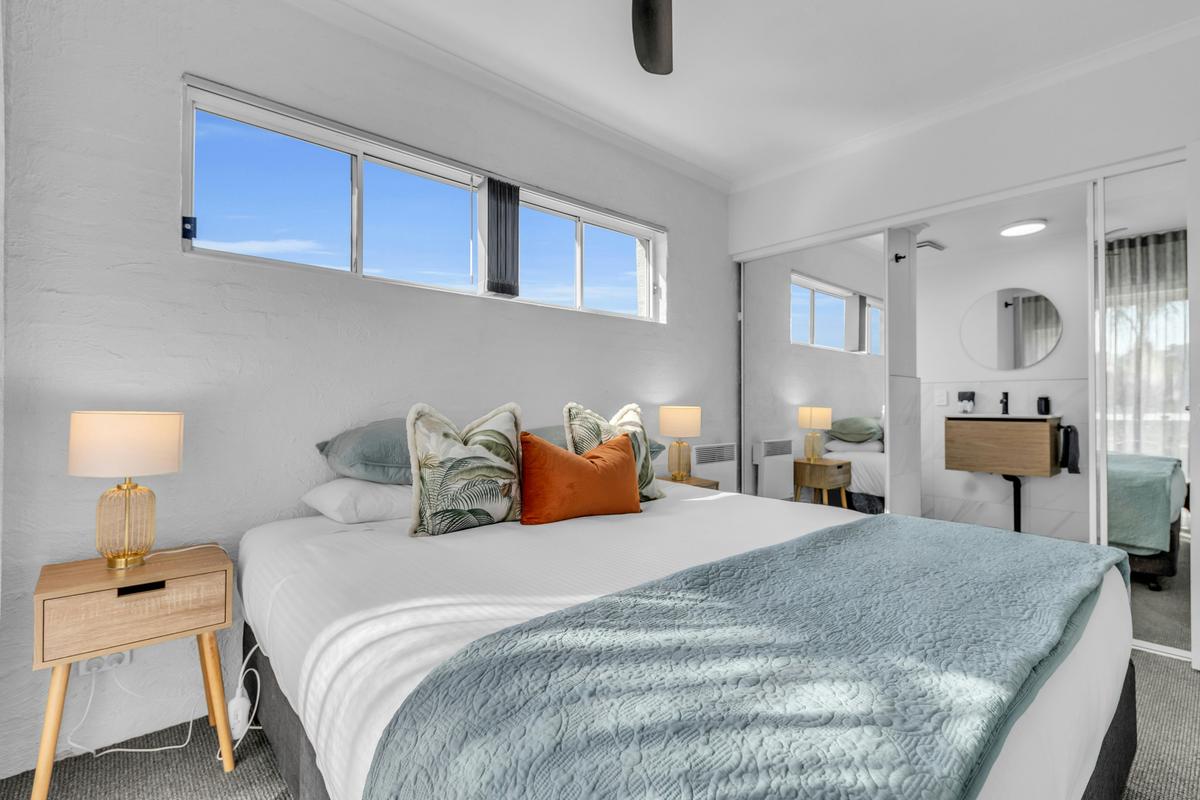 Main bedroom hosts a King size bed & Ensuite
