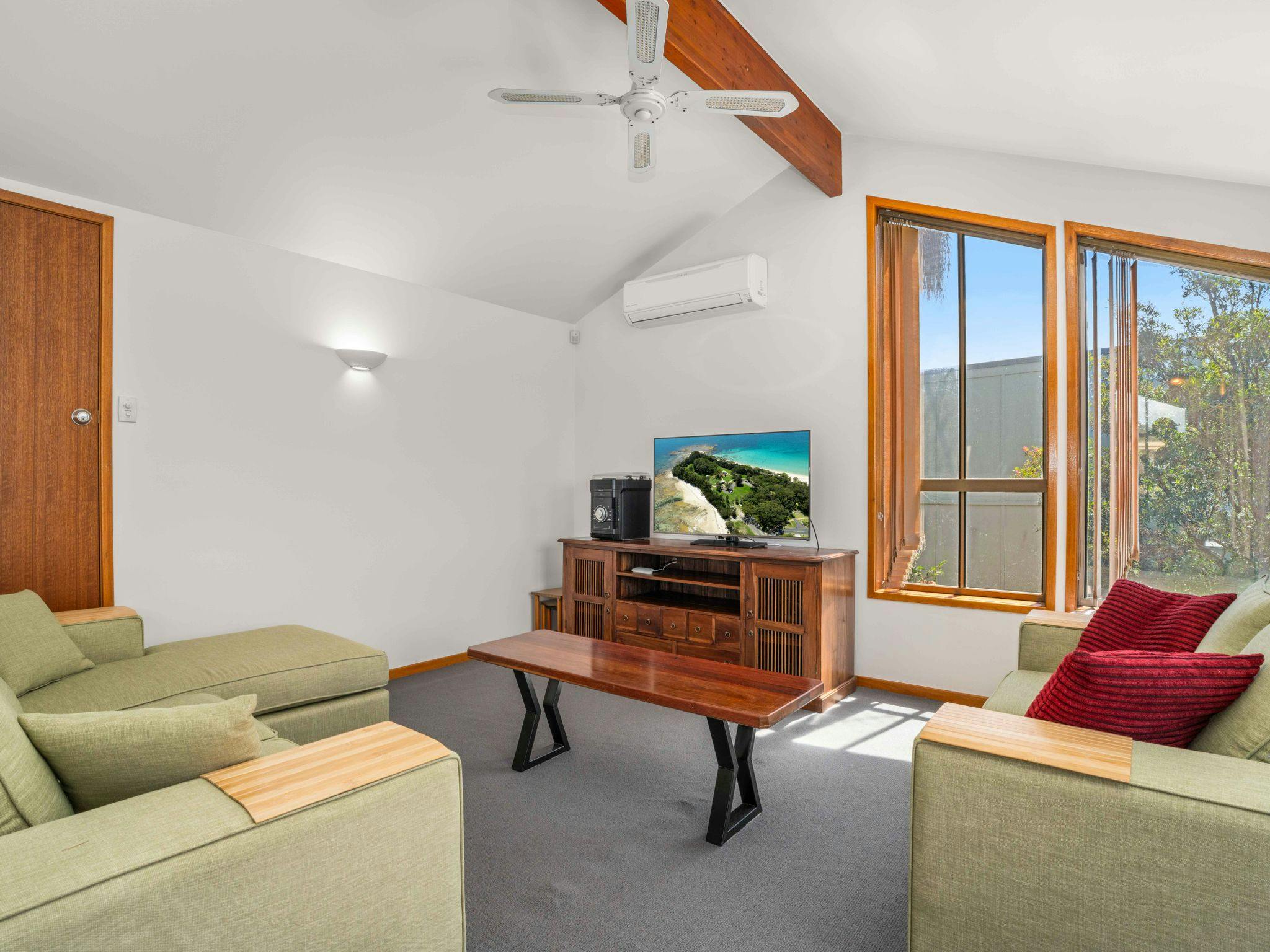 Wavesong by Experience Jervis Bay