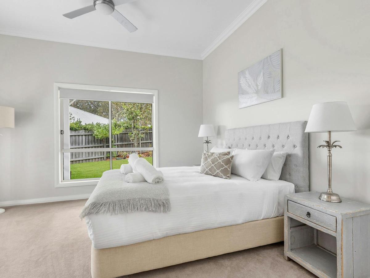 Vintage Lodge bedroom