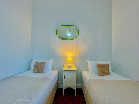 Twin Superior (Shared Bathroom)