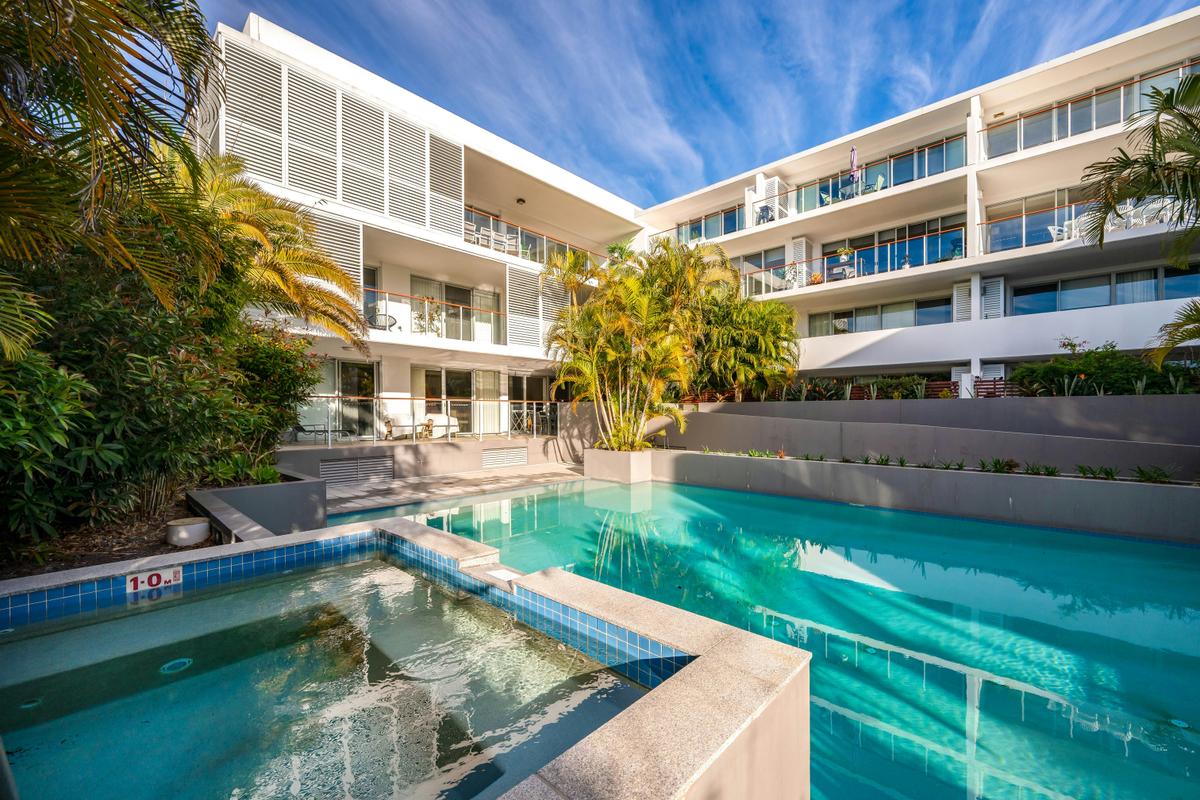 Pool in complex