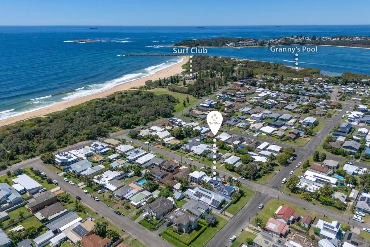 Beachside location near Blacksmiths Surf Club and breakwall