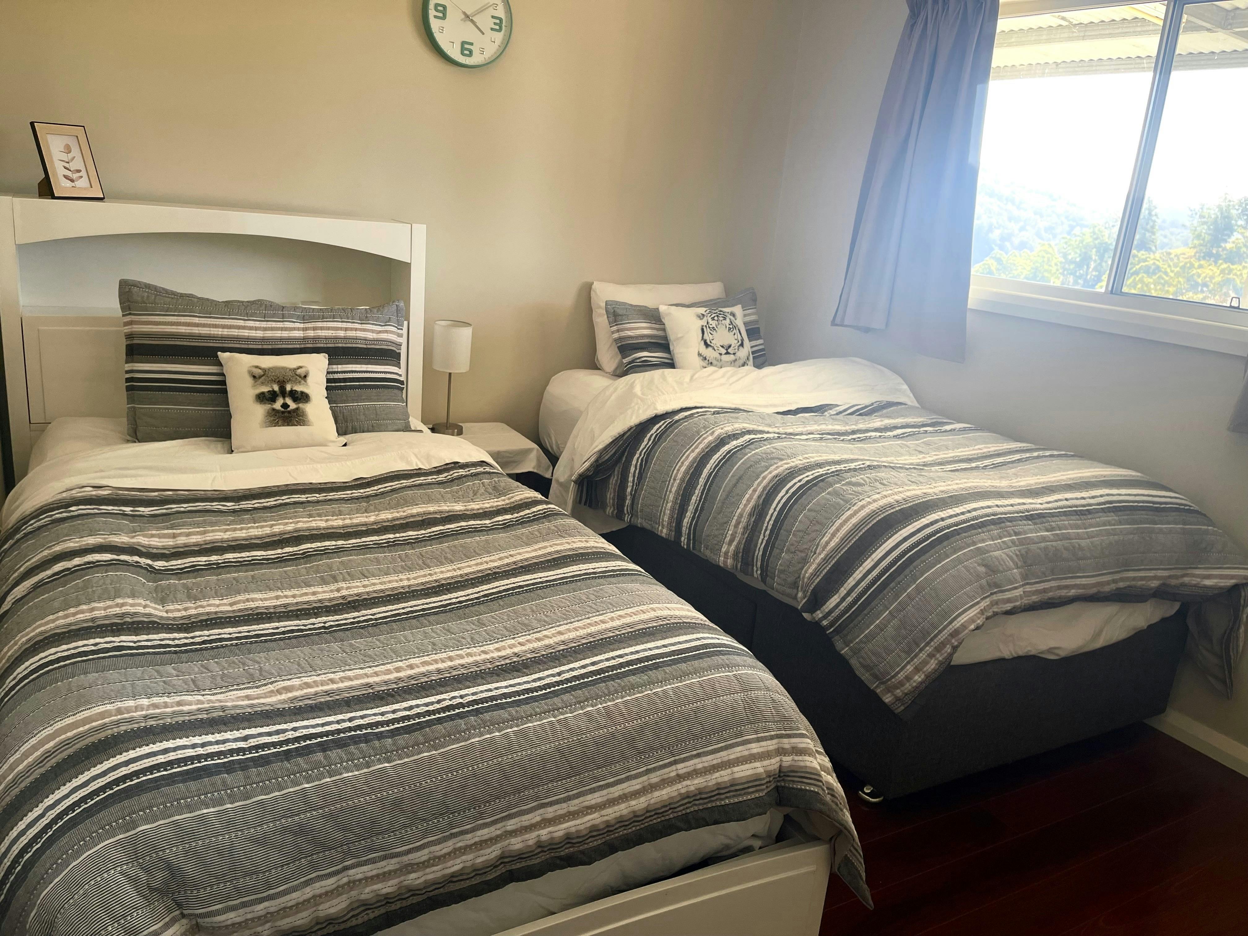 Yeoman Farm Stay bedroom king single beds