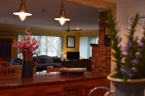 Gorgeous open plan kitchen