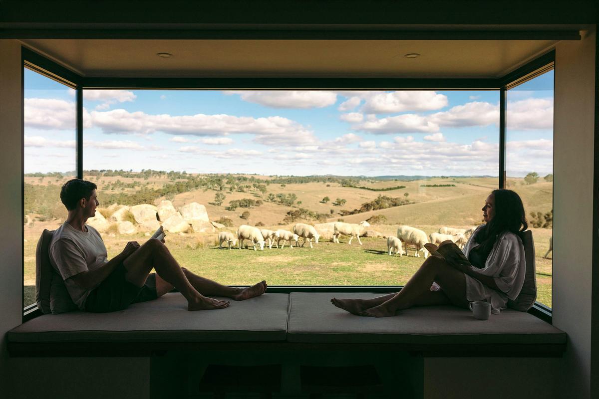 Farmers Hut window seat