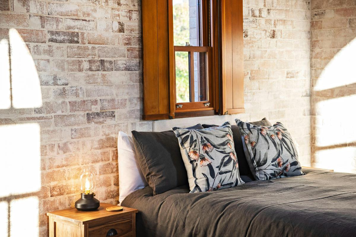 Queen Bed With Quality Linen
