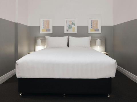 Ultimo Queen Room at The Ultimo Sydney Hotel