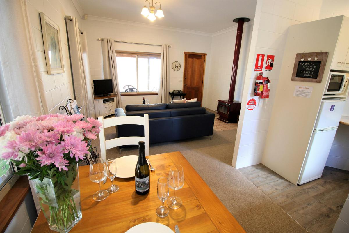 Plenty of space and ample kitchenware to enjoy a relaxing meal in your villa