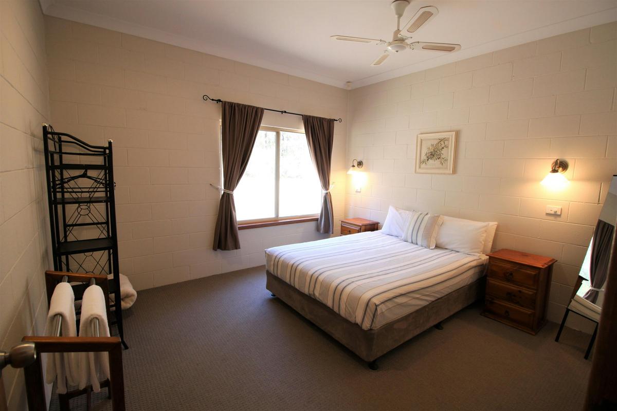 All bed linen, bath towels and complimentary toiletries are provided