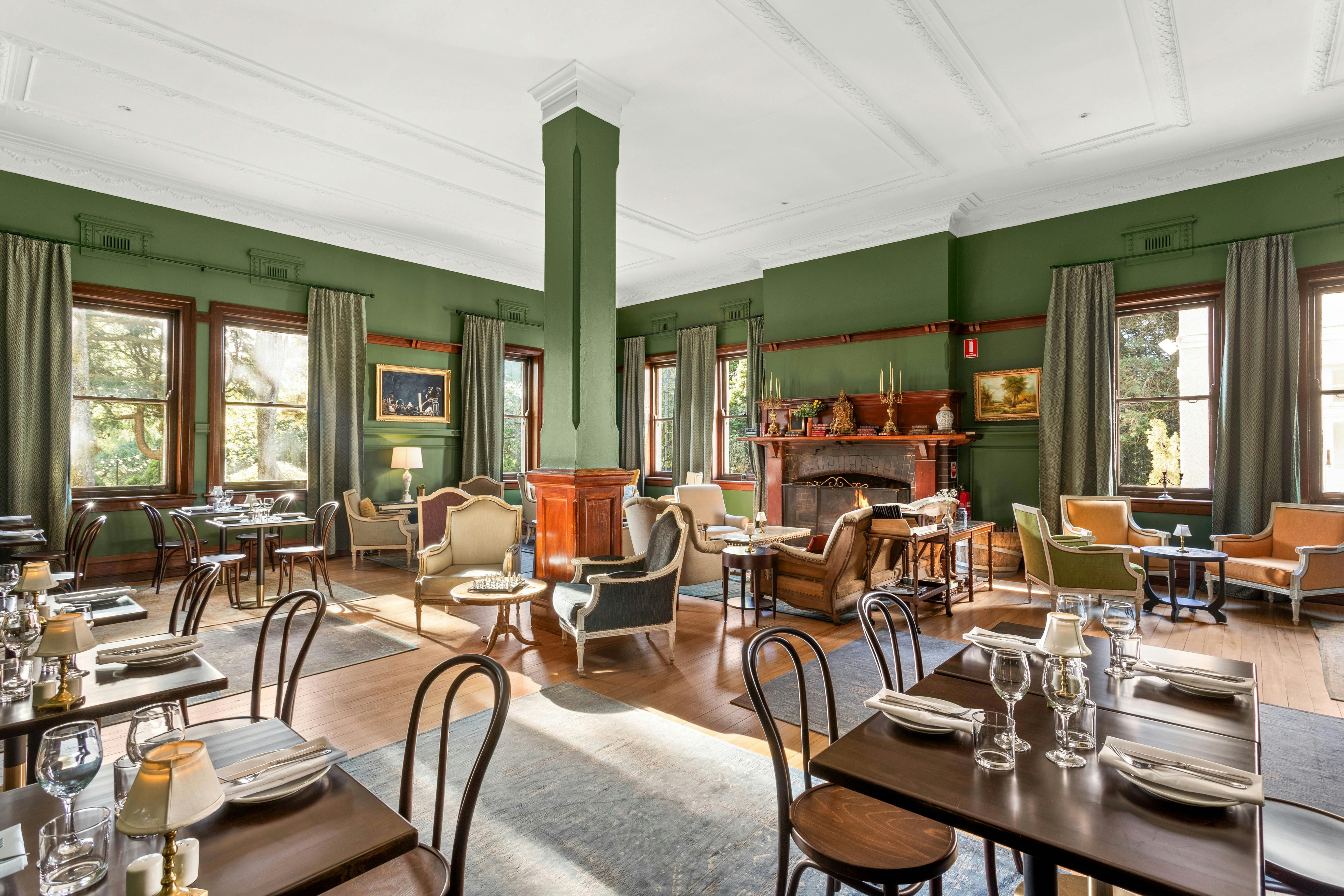 The Robertson Hotel Lounge Room