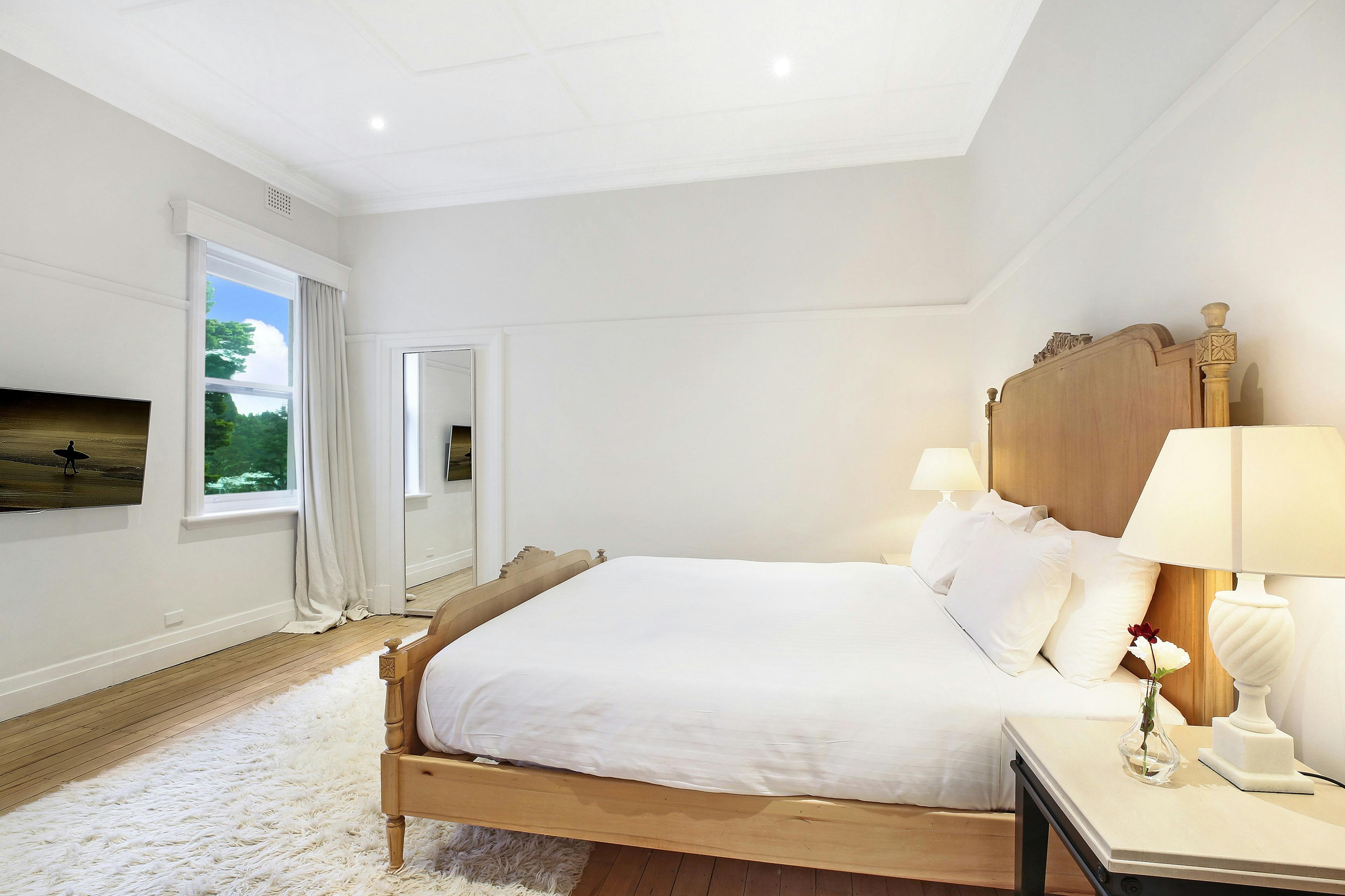 The Robertson Hotel Grand Manor Suite