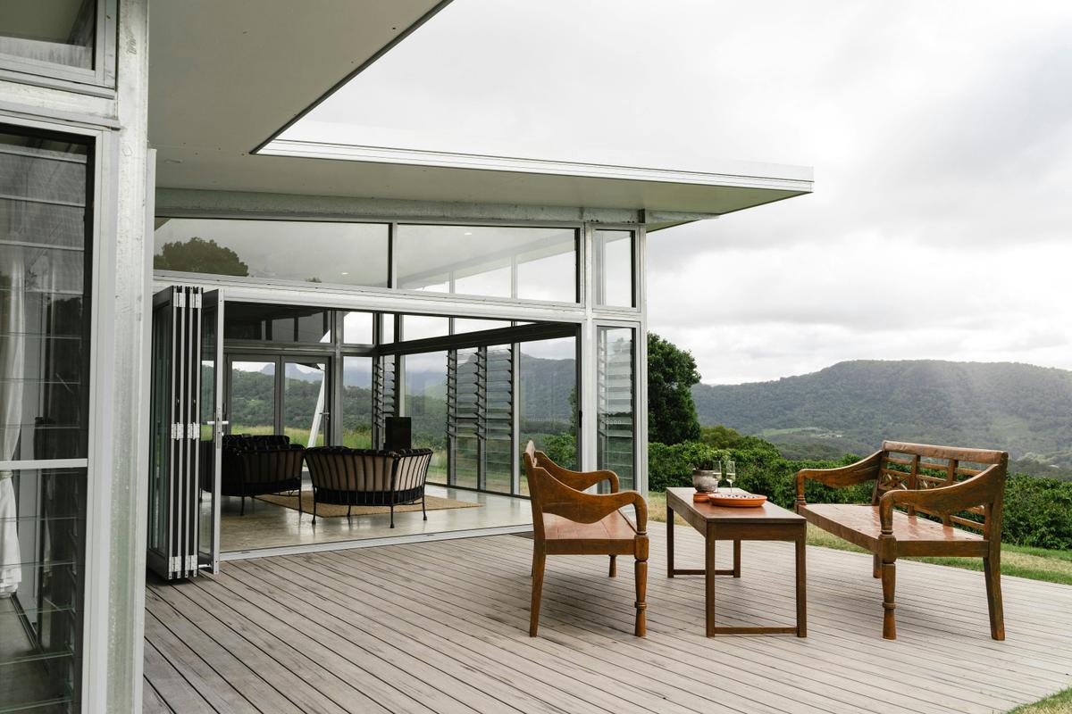 Expansive views from Origin House Carool to Lamington National Park and Mt Cougal