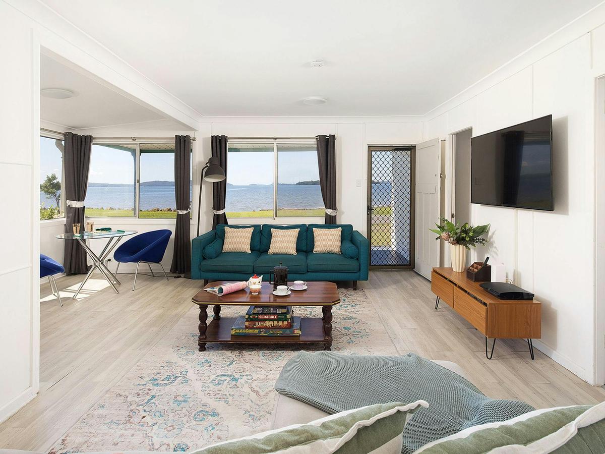 Lounge Room 
