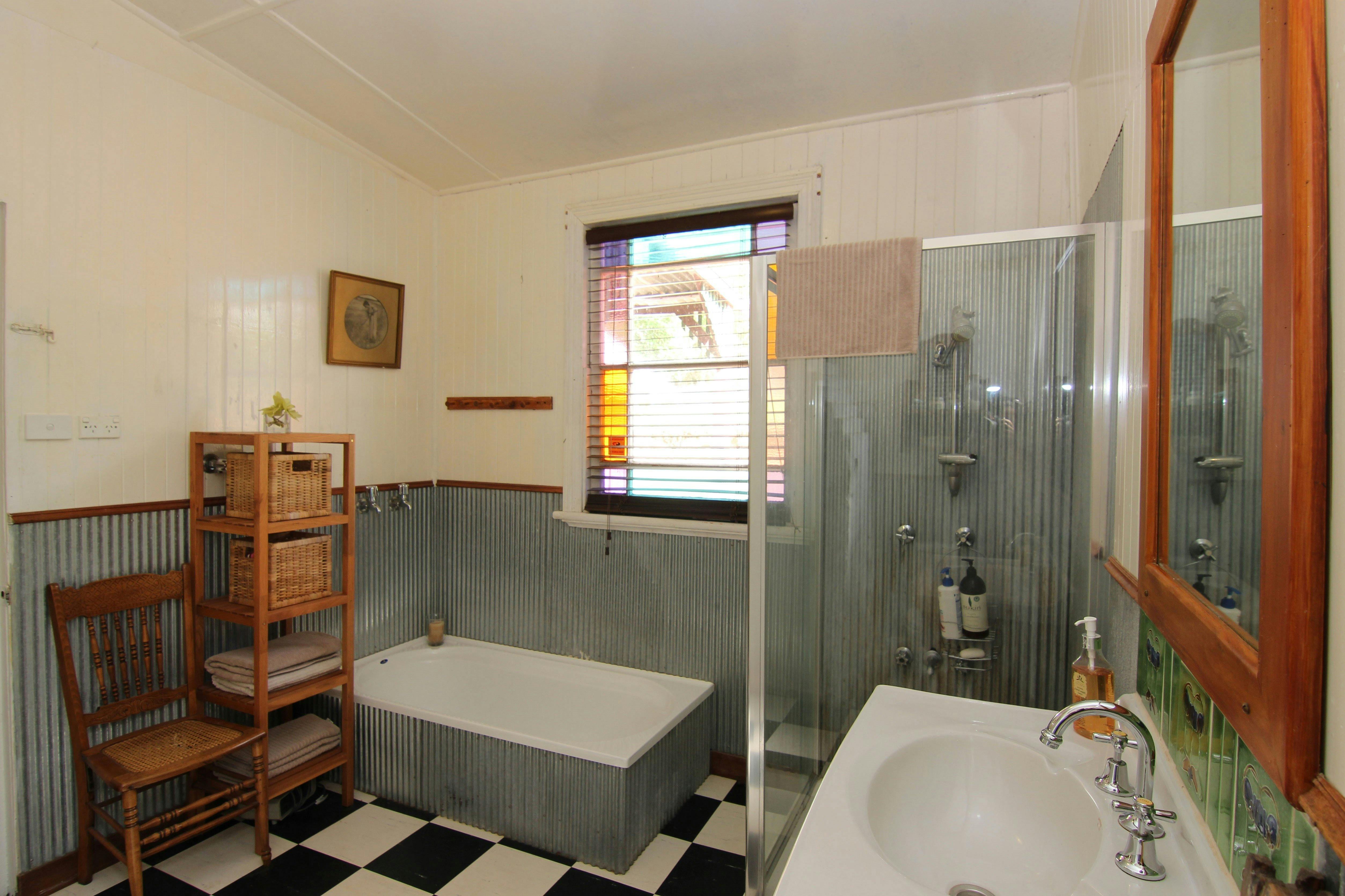 The Woodcutters Bathroom