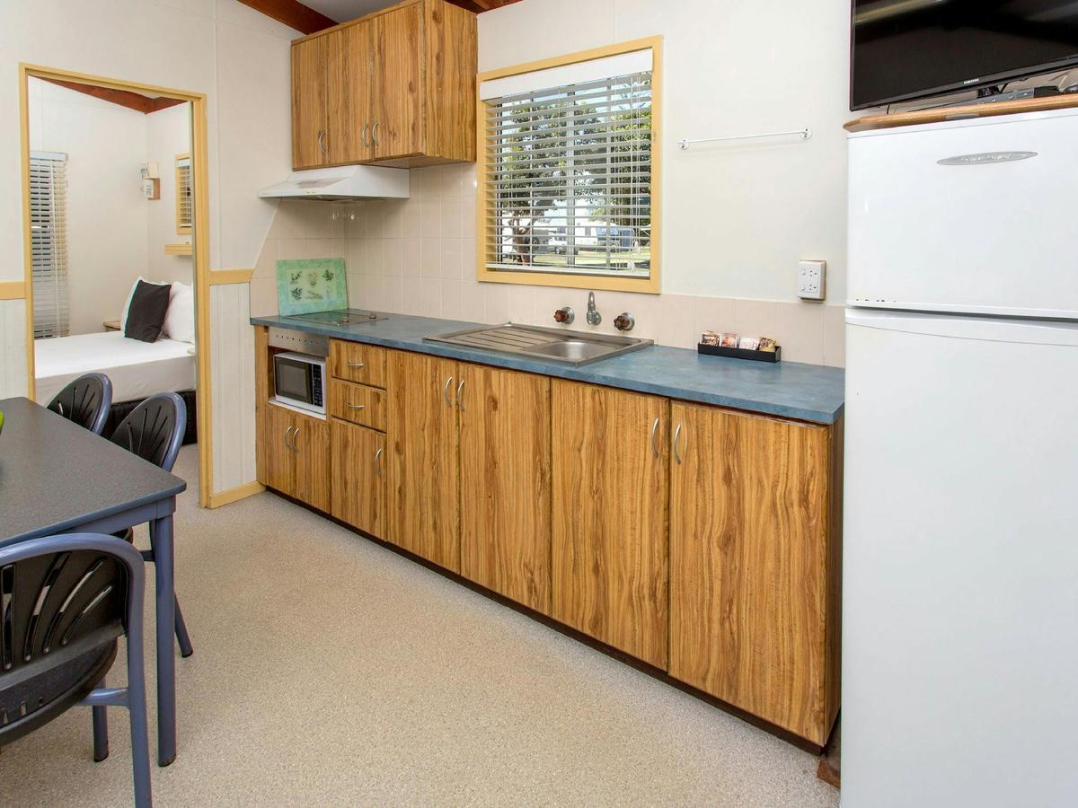 Woolgoolga Lakeside Holiday Park Banksia Cabin