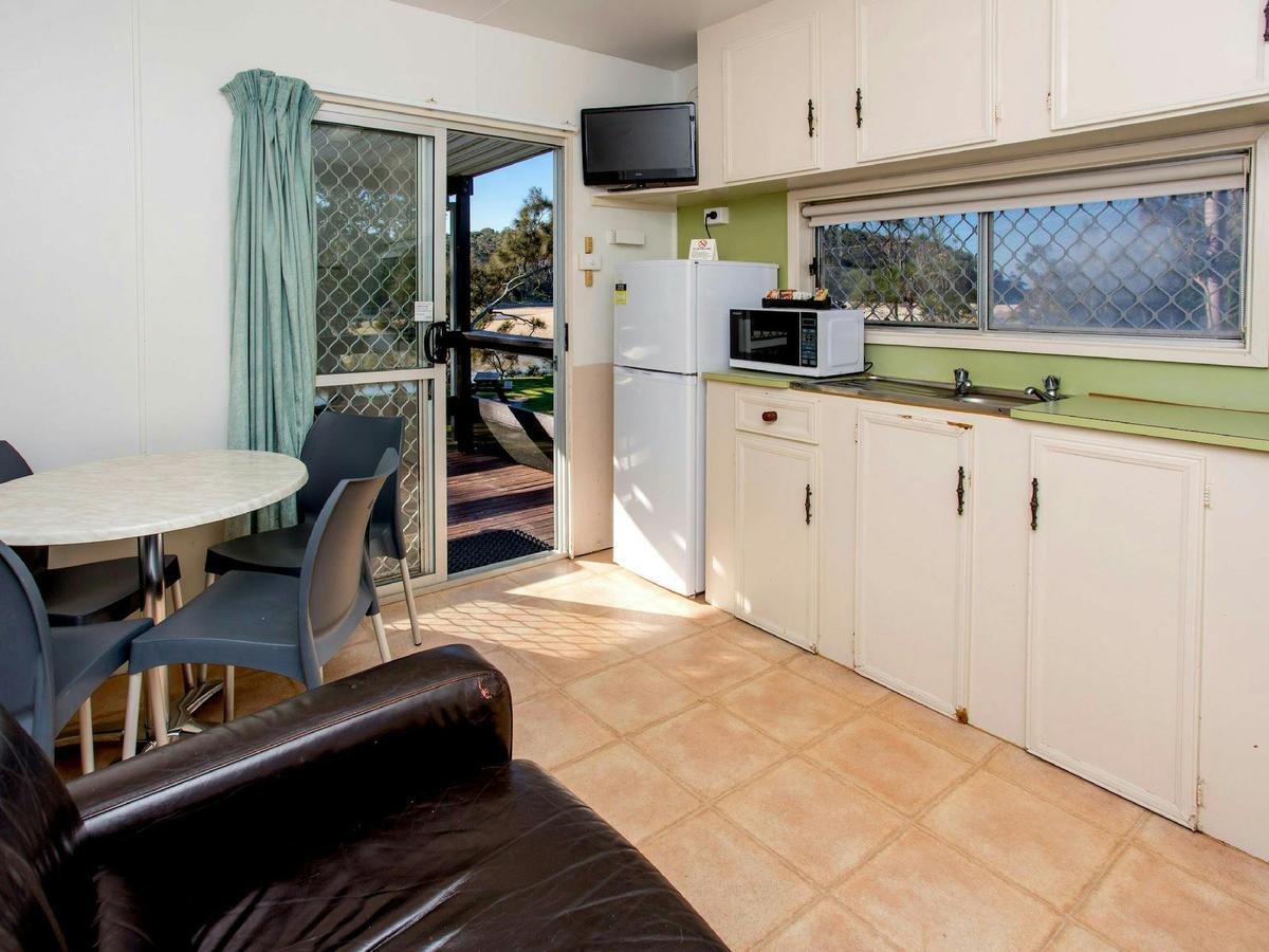 Woolgoolga Lakeside Holiday Park Lake View Cabin