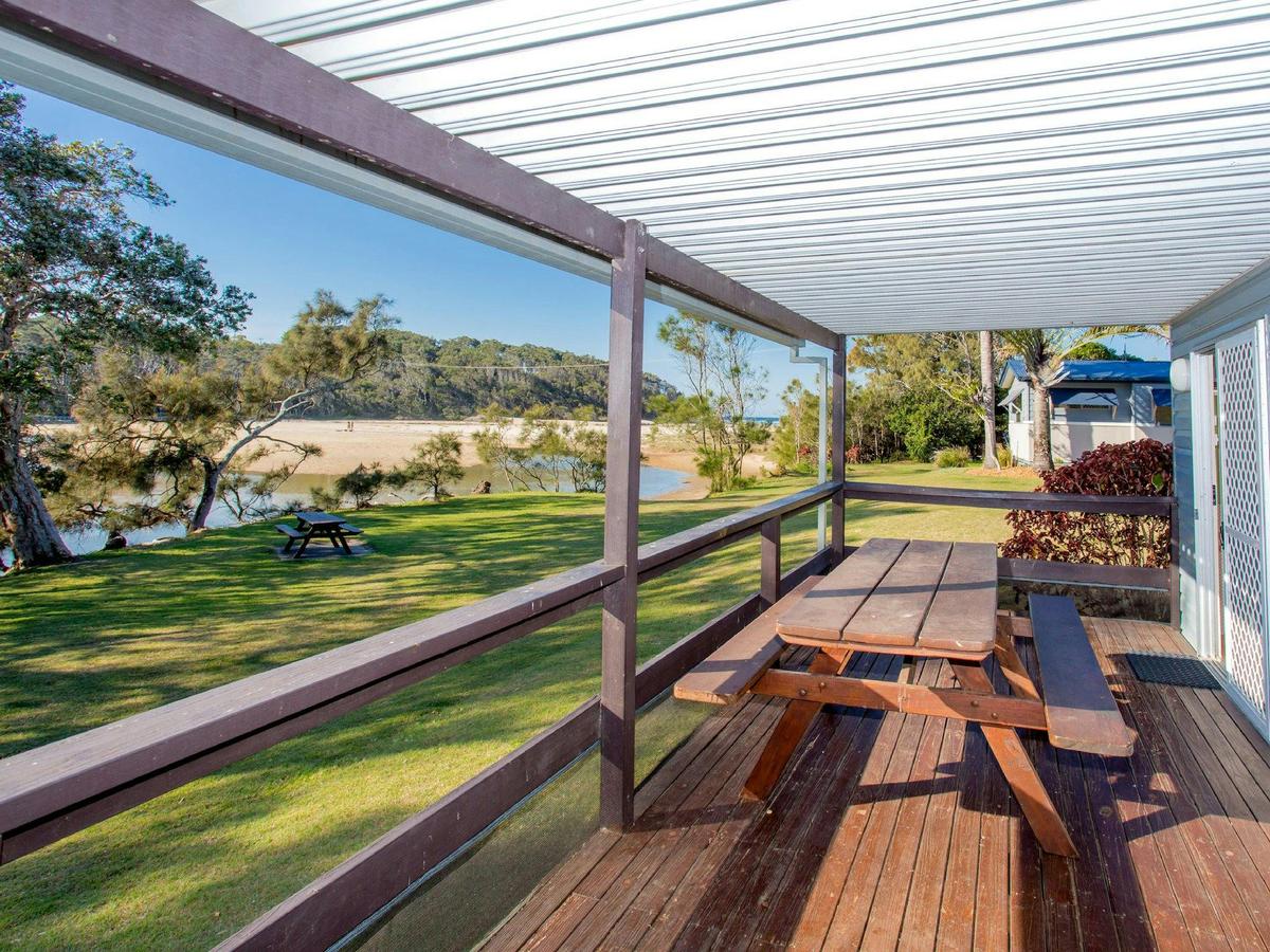 Woolgoolga Lakeside Holiday Park Lake View Cabin