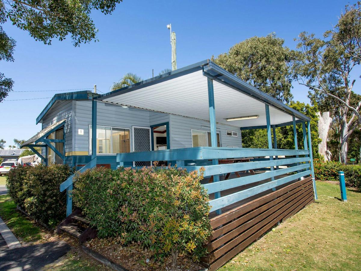 Woolgoolga Lakeside Holiday Park Banksia Cabin