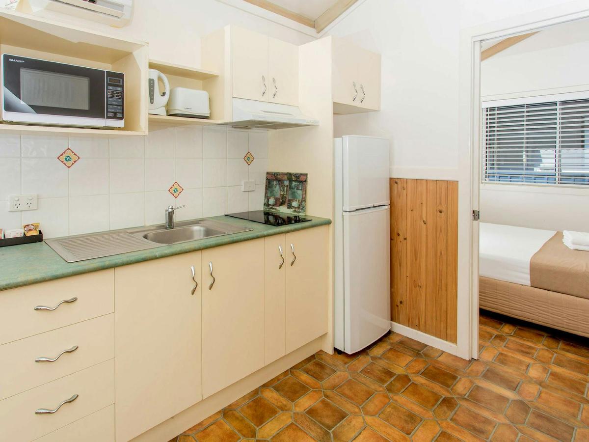 Woolgoolga Lakeside Holiday Park Water View Villa