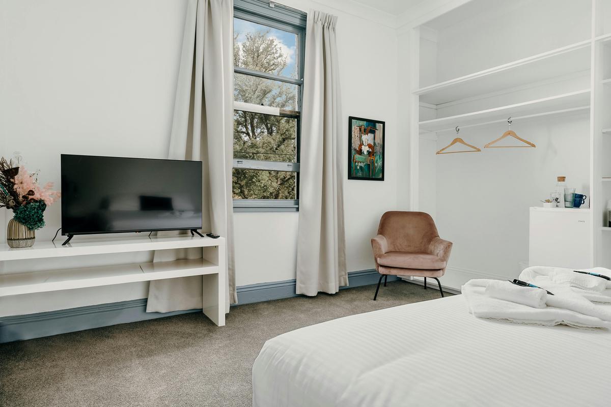 Double Room - Shared Bathroom
