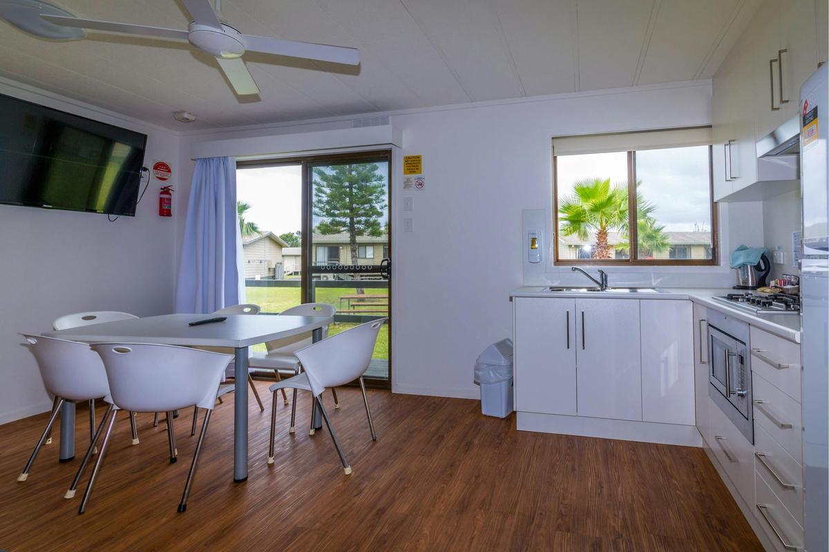 Wollongong Surf Leisure Resort 1 Bedroom Standard Cabin
