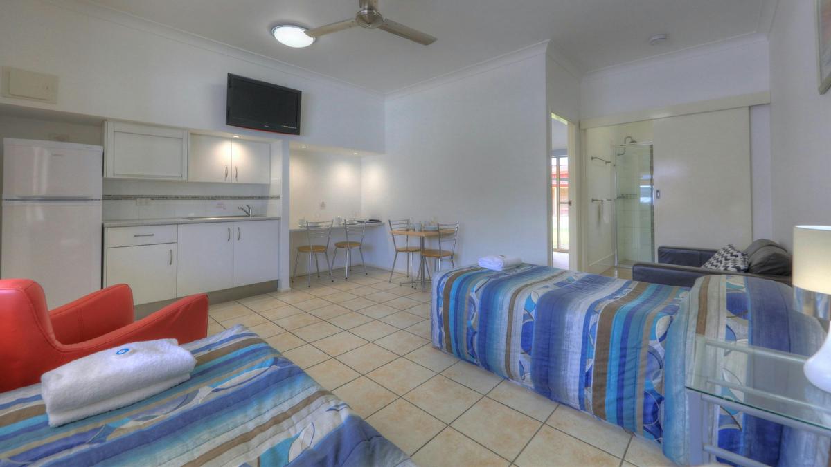 Deluxe 2 Room Family Kitchen