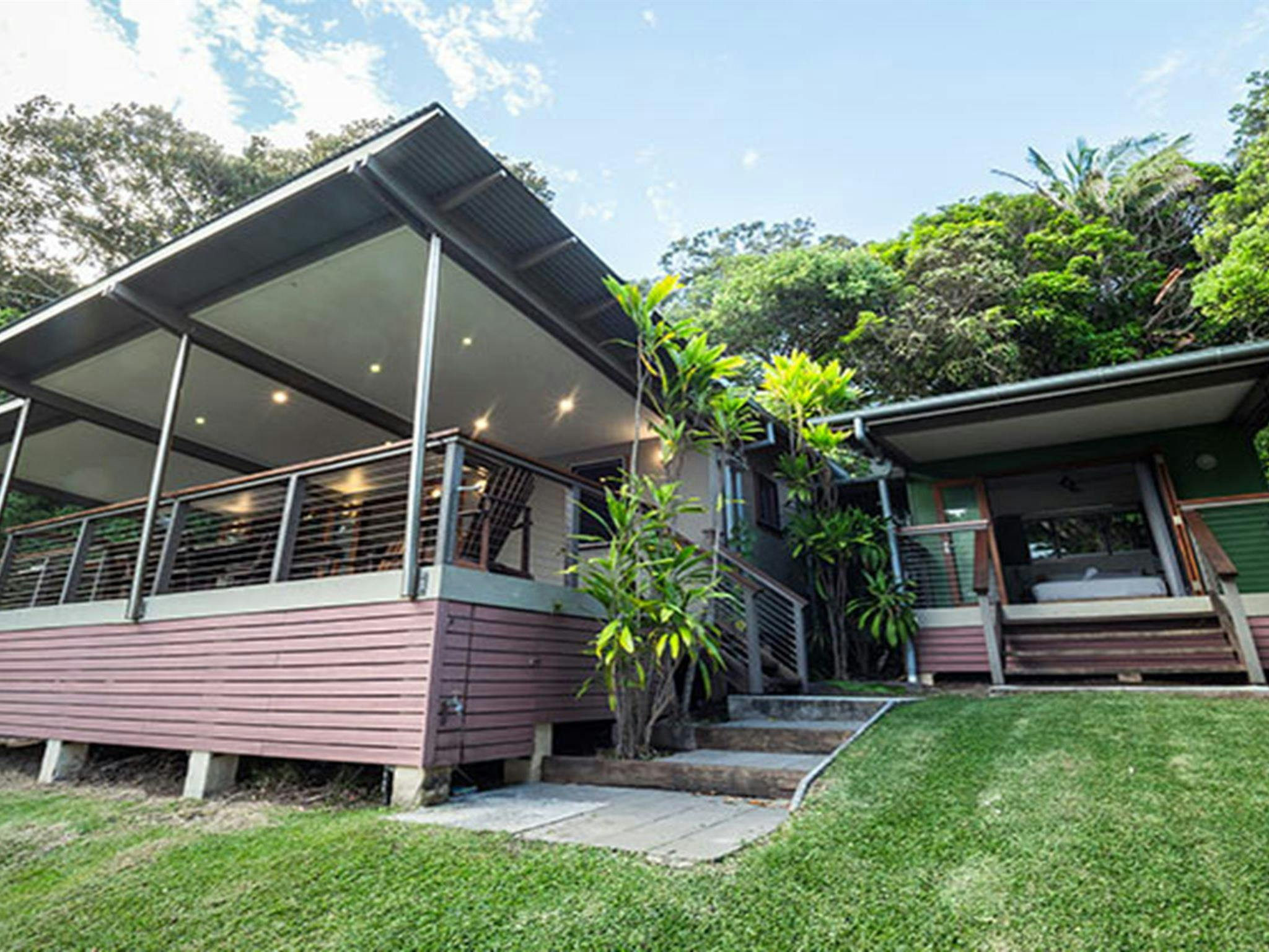 Exterior of Thomson Cottage and the bush behind it. Photo: Sera Wright/DPIE