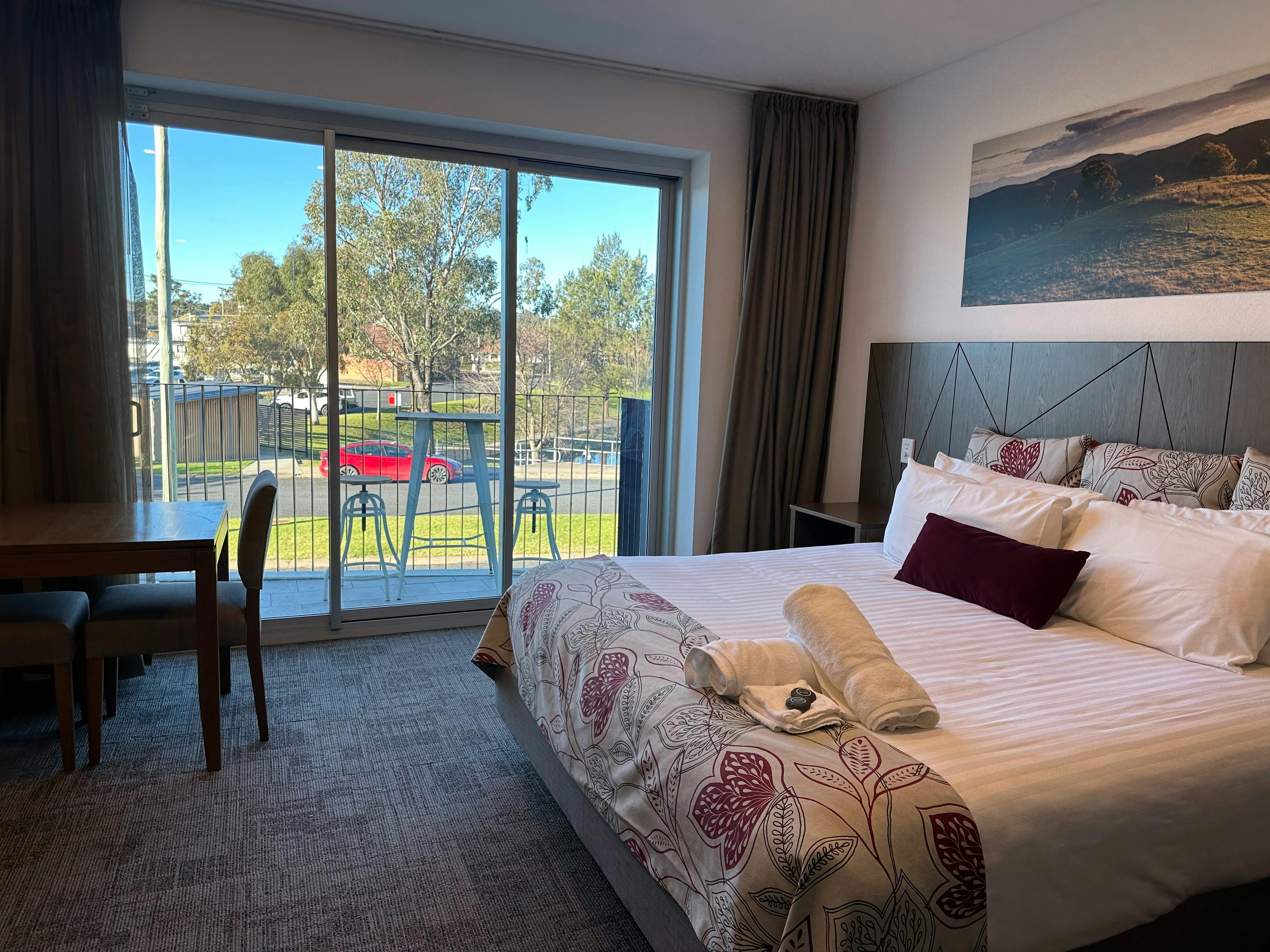 Superior King Balcony Room