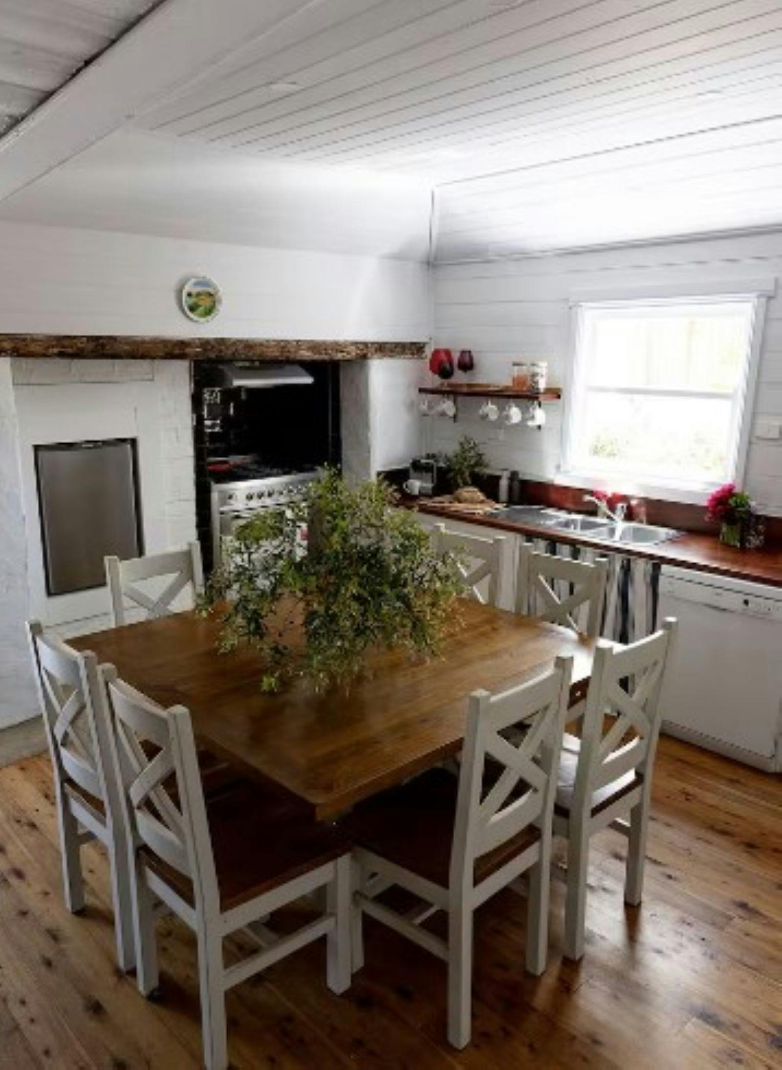 Woolbrook Cottage kitchen
