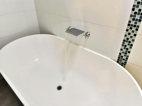 2 meter Free Standing Bath