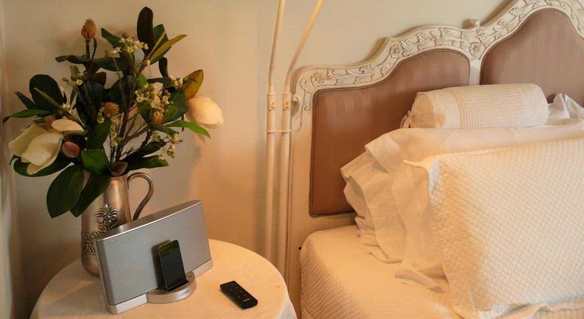 Villa Medici B and B at Gloucester NSW - luxury queen suite