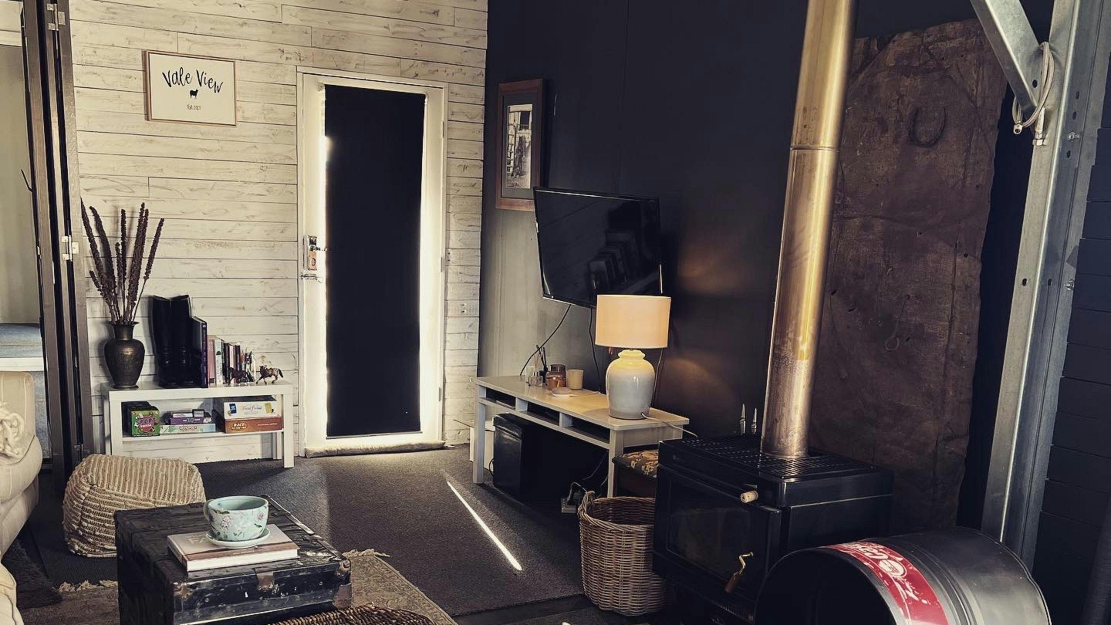 Vale View via Dalgety