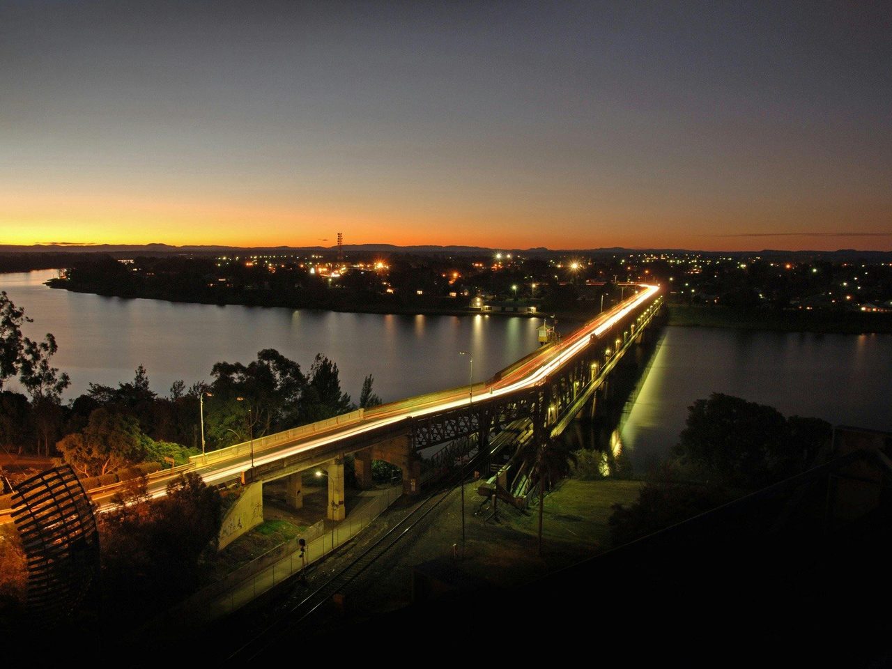 Grafton bendy bridge at night